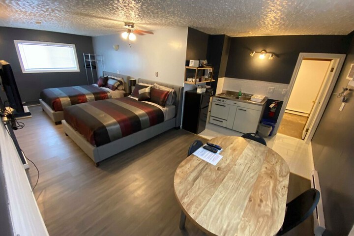 Room 2 of 32