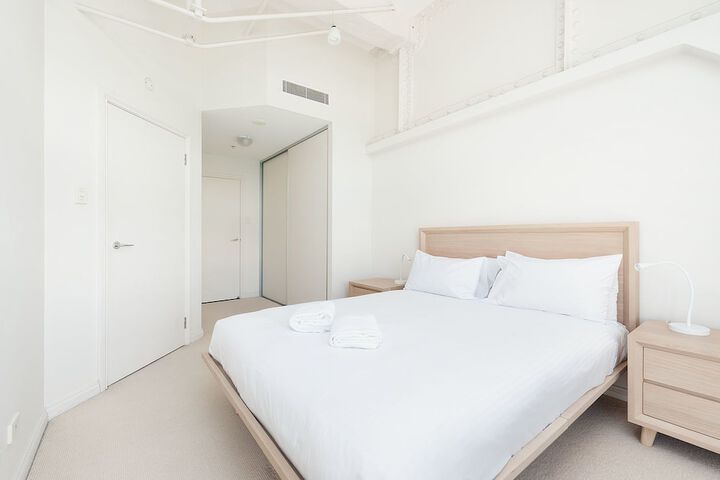 Room 2 of 17