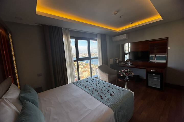 Room 30 of 46