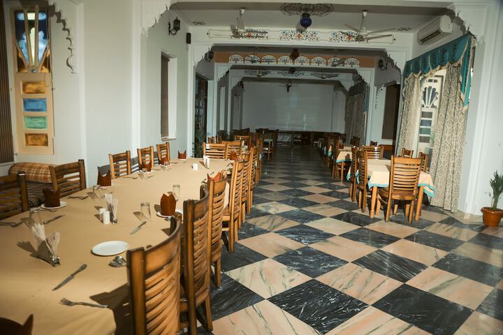 Dining 49 of 71