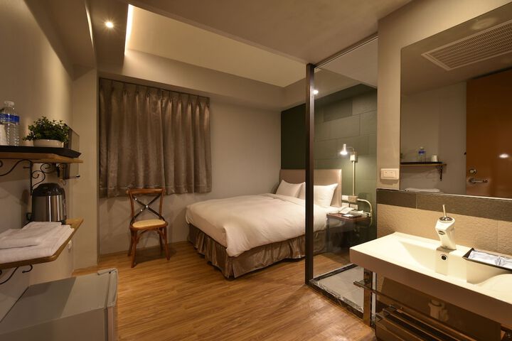 Room 9 of 45