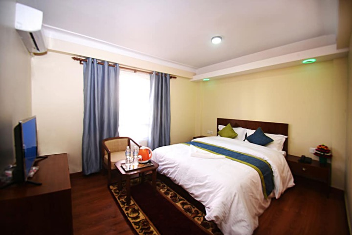 Room 9 of 29