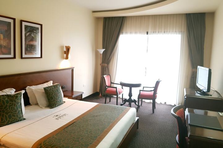 Room 6 of 64