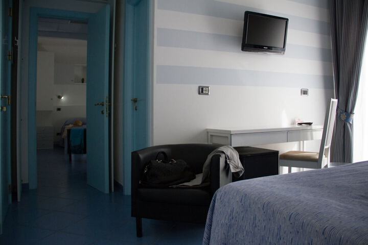 Room 13 of 44