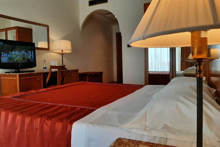 Room 15 of 67