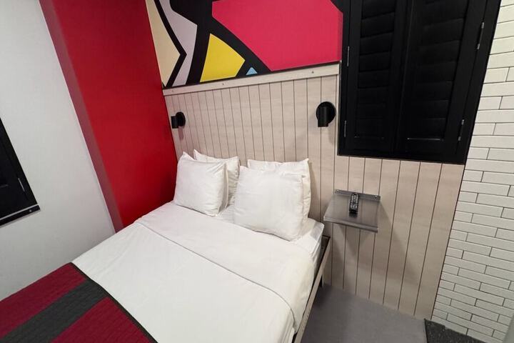Room 2 of 9