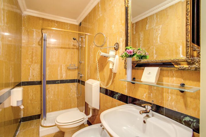 Bathroom Interior Photo