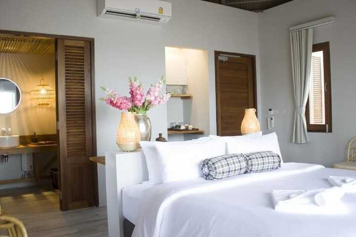 Room 7 of 30