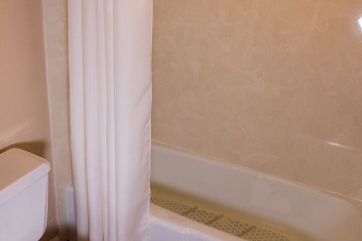 1 Queen Bed (7 of 22)