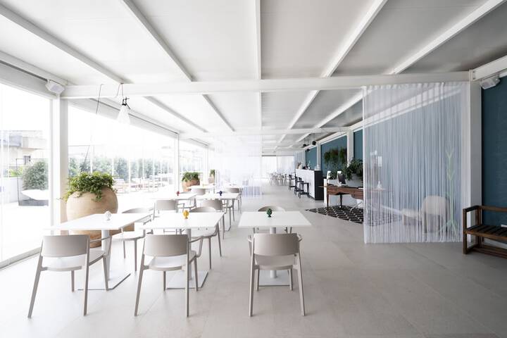 Ballroom/Hall 140 of 160