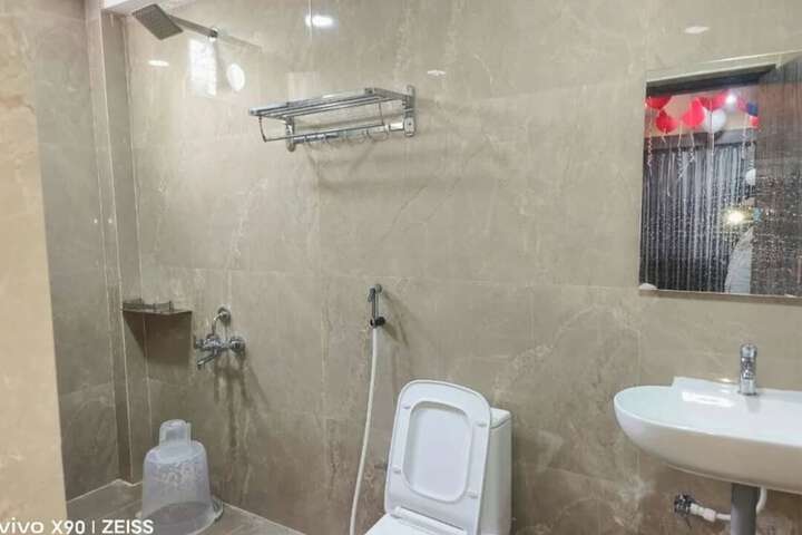 Room 8 of 22