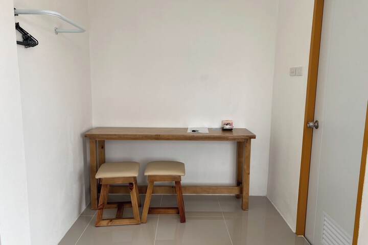 Room 13 of 43