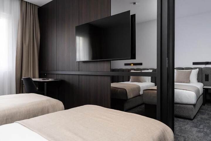 Room 9 of 53