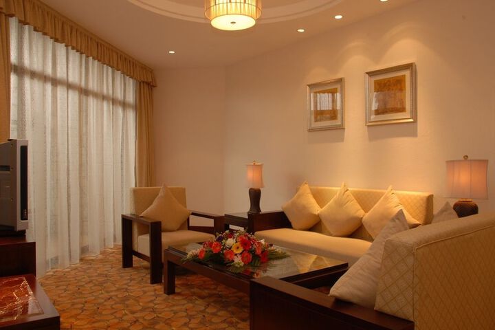 Room 12 of 35