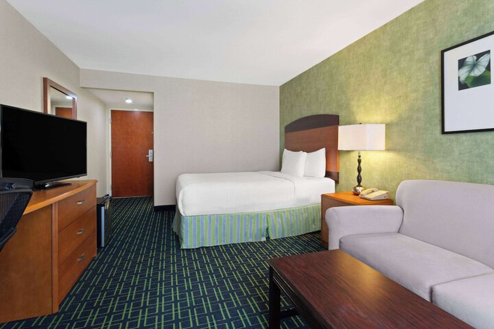 Room 12 of 39