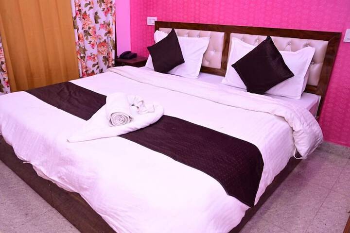 Room 5 of 26