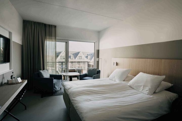 Room 52 of 125