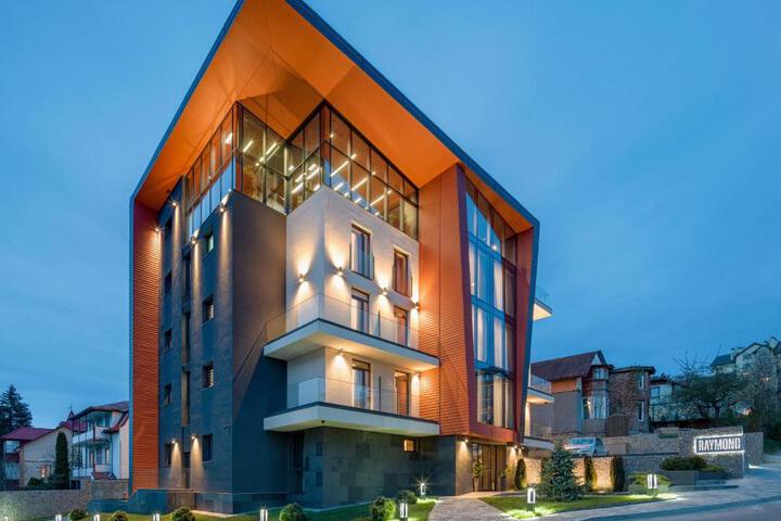 Hotel Raymond