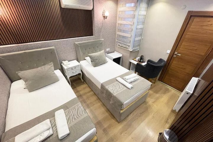 Room 17 of 24