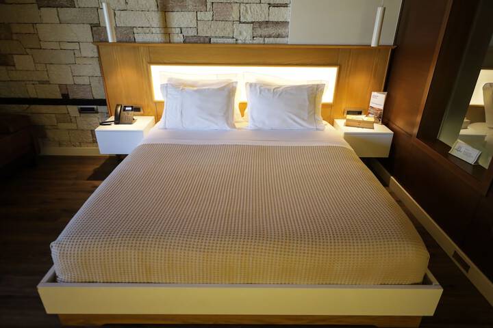 Room 47 of 97