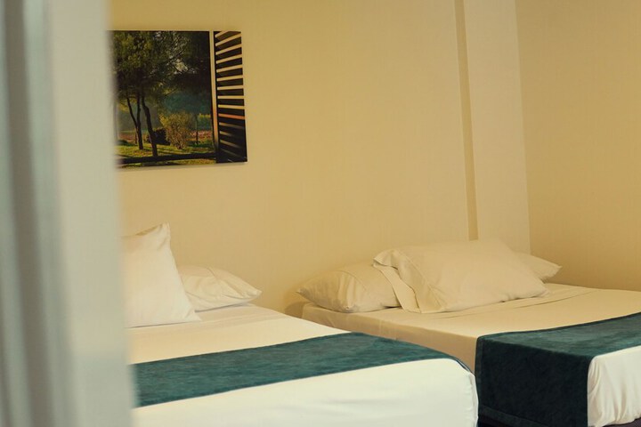 Room 73 of 123