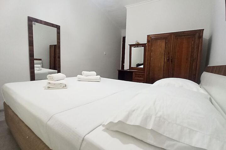 Room 6 of 95