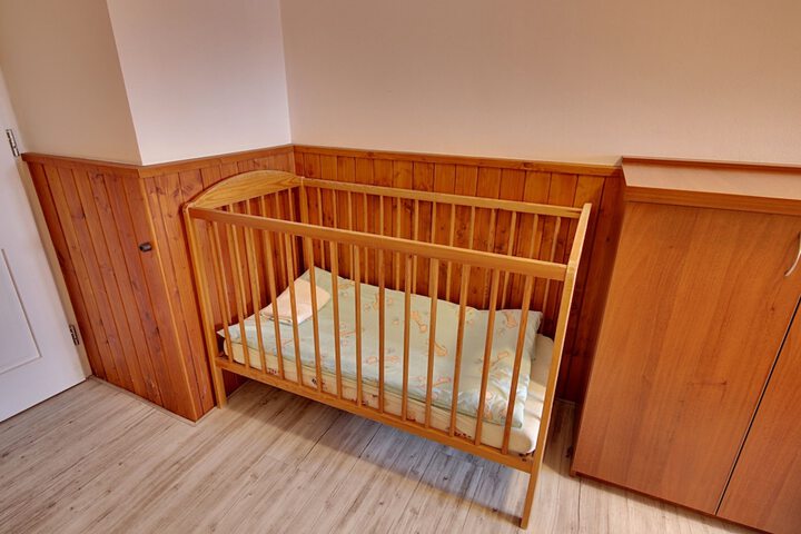 Room 3 of 27