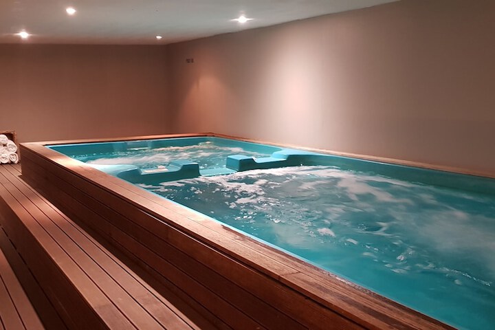 Pool 33 of 47