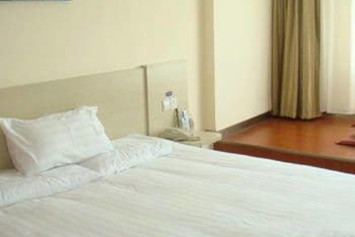 Room 2 of 8