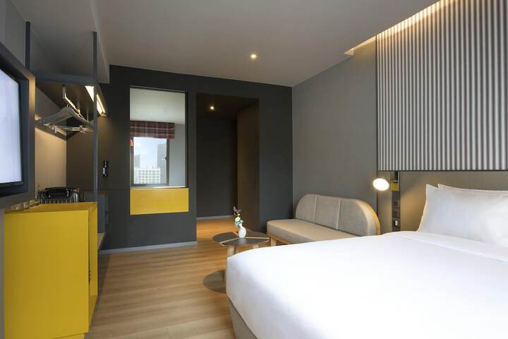 Room 9 of 54