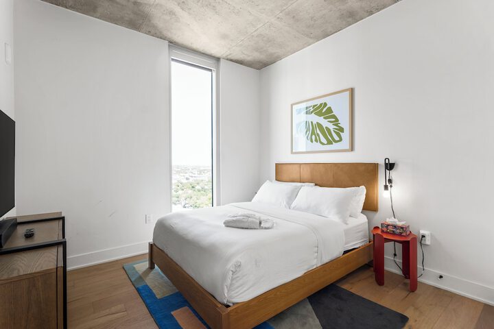 Room 165 of 860