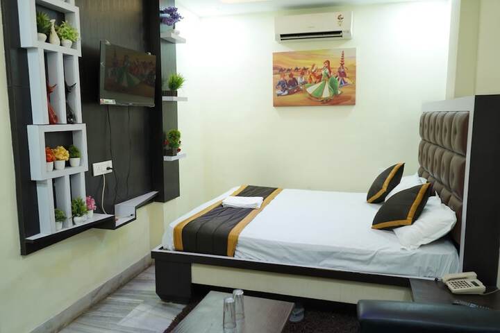 Room 9 of 15