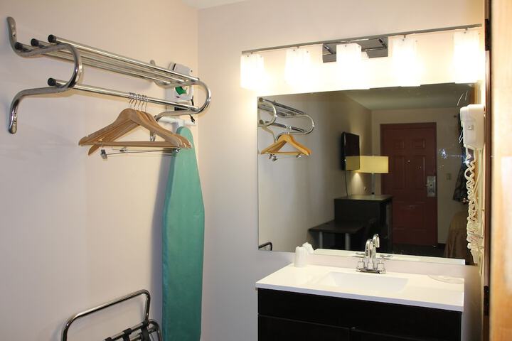 Room 9 of 33