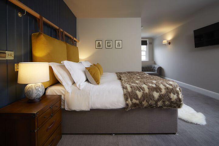 Room 2 of 22