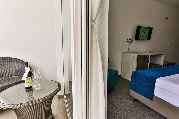 Room 4 of 29