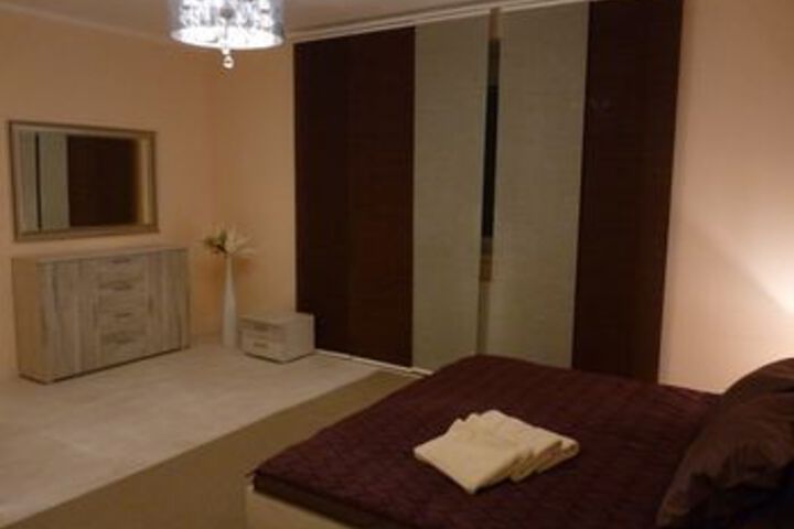 Room 28 of 71