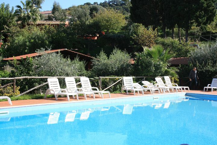 Pool 49 of 199