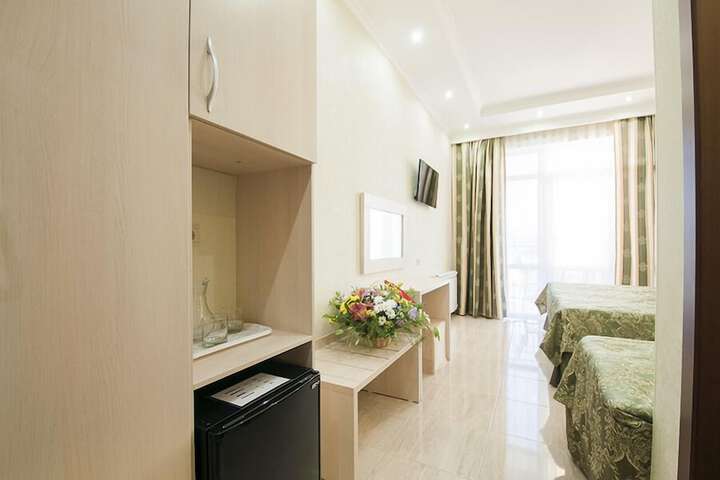 Room 13 of 49