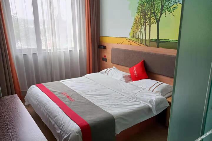 Junyi chain hotel