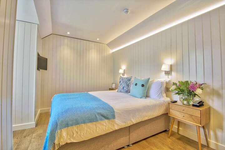 Room 14 of 51