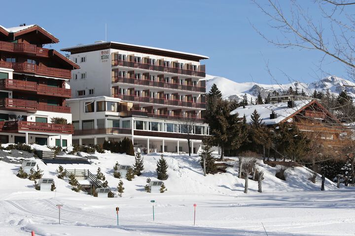 Hotel Exterior 52 of 55