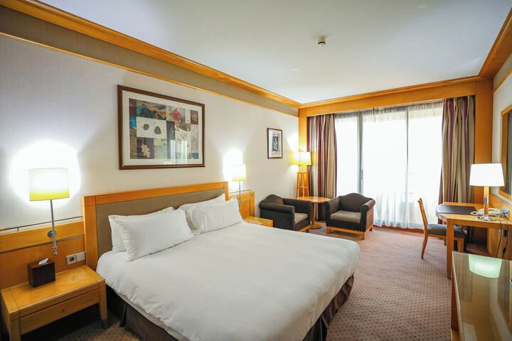 Room 25 of 135