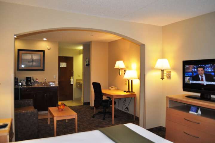 Room 8 of 38