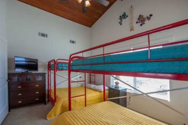 Room 15 of 22