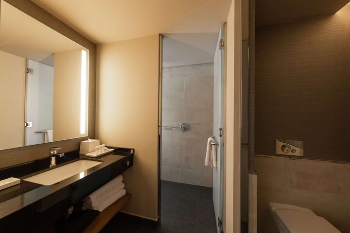 Room 44 of 77