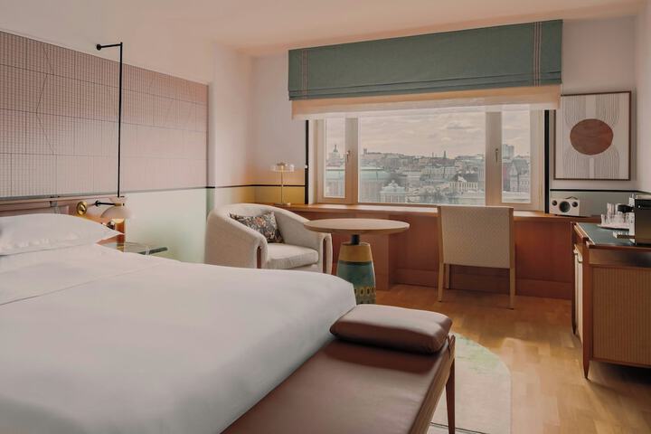 Room 16 of 81