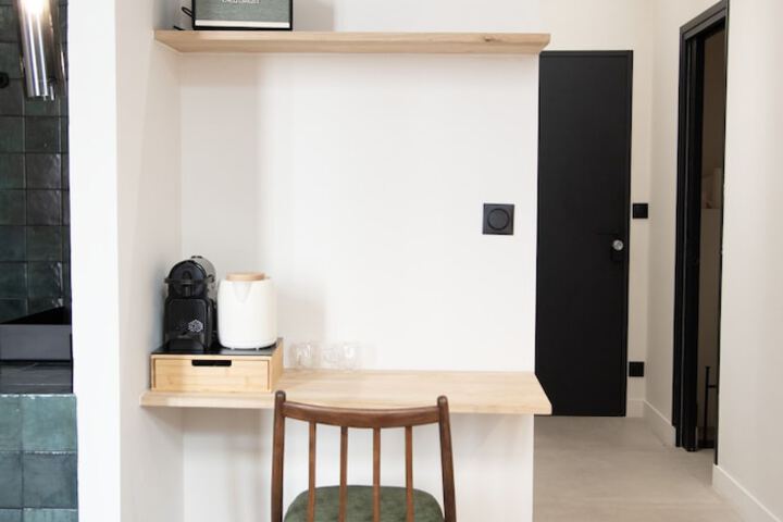 Room 13 of 18