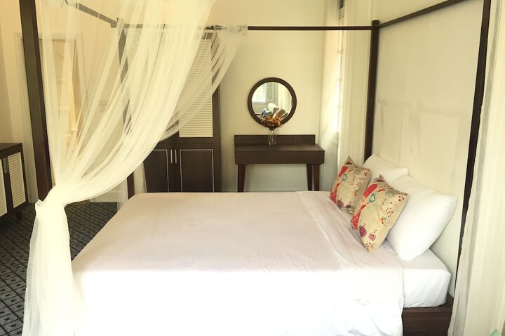Room 5 of 27