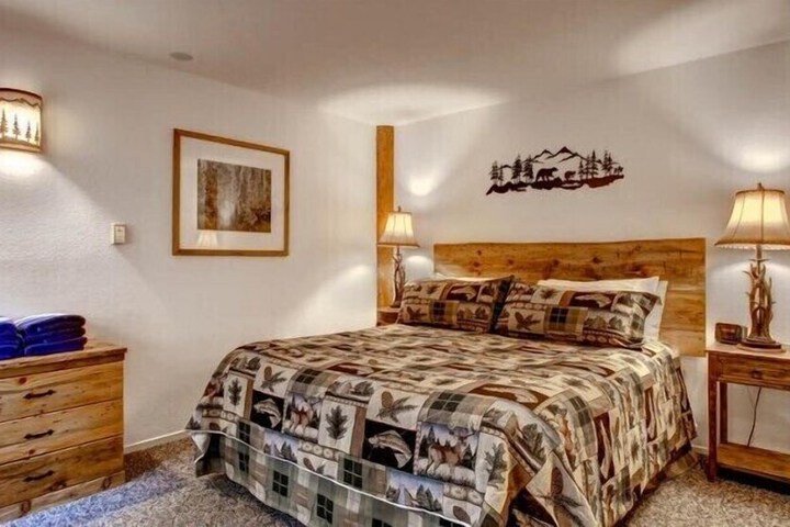 Room 4 of 15