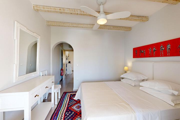 Room 14 of 84